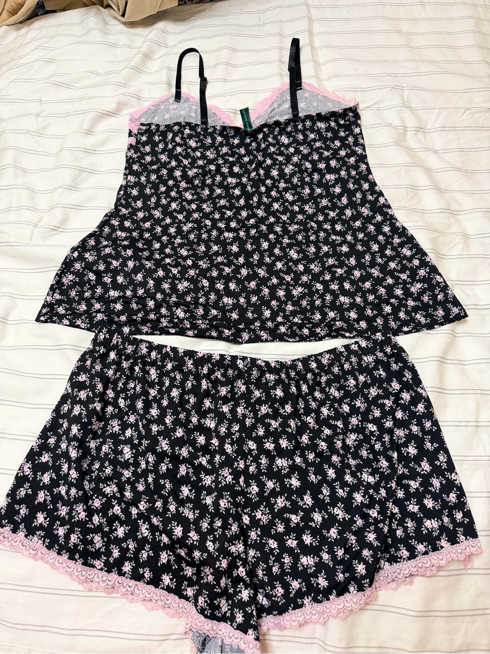 Laura Ashley Black Sleep Set with Pink Floral Print and Pink Lace - Picture 2 of 9